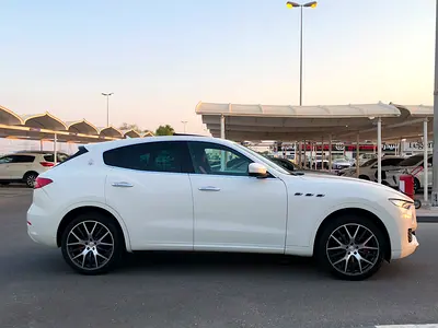 2018 Maserati LEVANTE photo 7