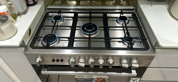 Westpoint 5-Burner Gas Cooker (90x60 cm) - Excellent Condition!