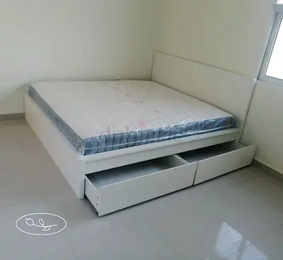 IKEA malam king size bed with IKEA mattress 180×200cm and 2 storage drawers underneath