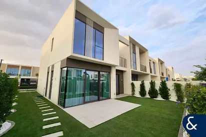 Park Backing | Landscaped Garden | 4 Beds