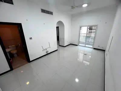 شقة غرفتين وصالة للإيجار السنوي في الروضة – شارع الشيخ عمار، عجمان | 36,000 درهم على 6 دفعات