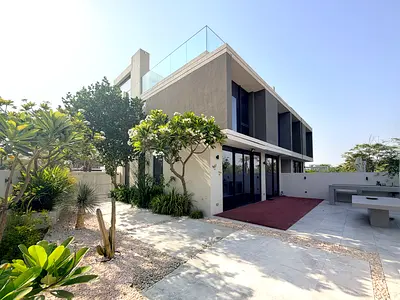 Upgraded 3BR Villa | Large Plot | Private Location