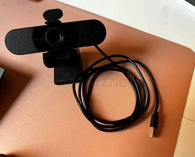 Used USB HD Webcam with Built-in Microphone and Mount. Hi-quality video call. 1080 pixel