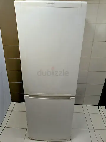 Siemens Frost Free, Double Door, Top Fridge Bottom Freezer. 321 Litres