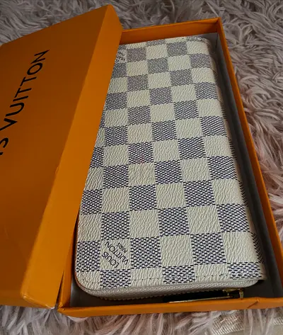 New White wallet