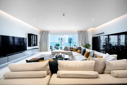 Ultra-Luxury 4BR with Maid's| Beachfront Living