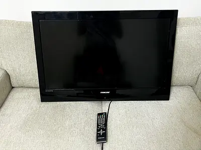 Nikai 32-inch LED Full HD TV with Remote - Good Working Condition