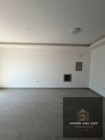 Premium 2 Bedroom Apartment | Laundry Room | Open Layout