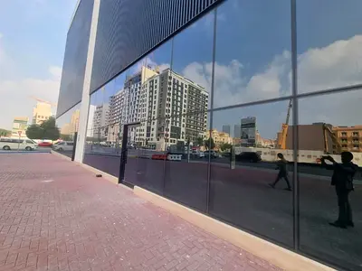 فرصة استثمارية | متجر ذو عائد استثماري مرتفع | موقع متميز | وحدات بالجملة متوفرة