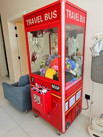 Claw machine arcade game