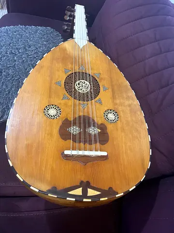 عود صناعه انطون ميخائيل ابرص1965