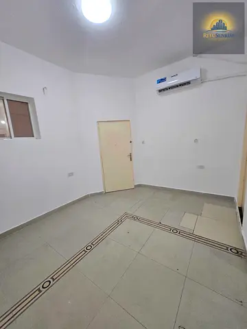 NICE STUDIO APARTMENT AVAILABLE AT AL NAHYAN NEAR CO-OP SUPERMARKET READY TO MOVE