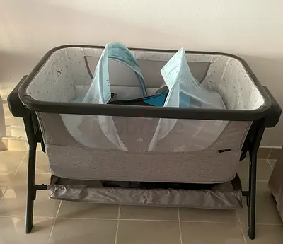 Giggles Zeus Auto Swing Baby Bassinet