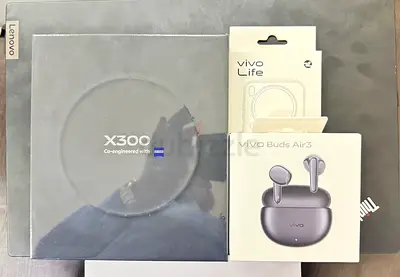 Vivo X300 12/256gb Red TDRA with Vivo Buds Air3 headset and magnetic case (sealed accessories)