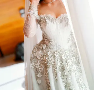 Embroidered off-shoulder wedding dress with lace sleeves (size S-M)