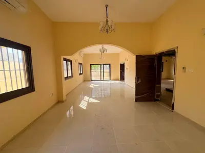 فيلا 3 غرف بالرافاعة | اول ساكن | غرفة خادمة | خزائن بالحائط | مجلس ماستر | باركينج مغطى | بالقرب من كورنيش الشارقة | بالقرب من دوار فيرونا