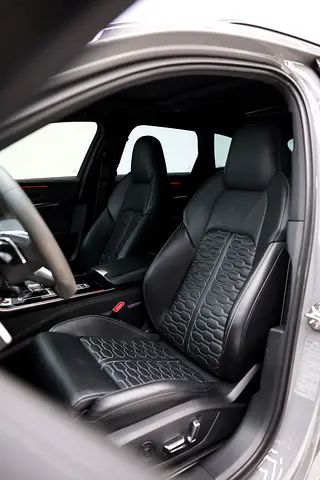 صورة 9 لـ 2021 AUDI RS6