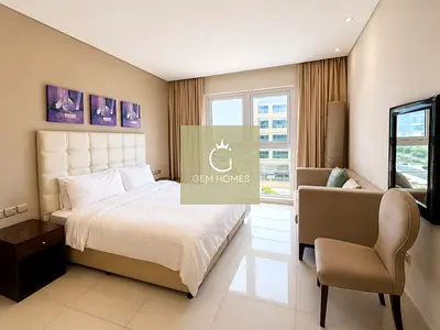 Bright Furnished Studio | Best Value | Tenora