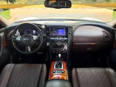 صورة 16 لـ 2014 Infiniti QX70