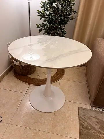 White round dining table — modern compact design