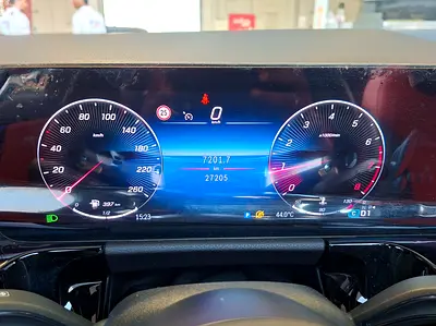 2025 Mercedes-BENZ GLA — миниатюра 15
