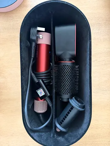 Dyson Airwrap Multi-Styler Complete in Copper and Nickel. 1 year old. Very good confition