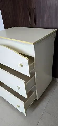 Erbesi Luxury Italian 3-Drawer Baby Dresser - Like New!