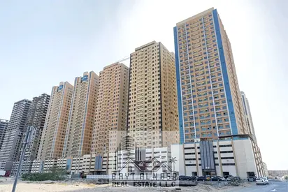 SPACIOUS 2 BEDROOM HALL APPARTMENT WITH COVERED PARKING FOR RENT IN B9