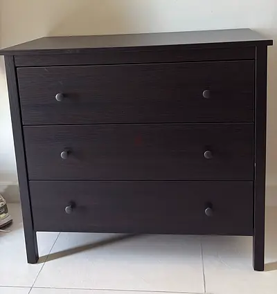 Chest of drawers