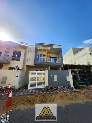 Master Bedrooms | Majlis | Living Hall | Maid's Room | Private Yard