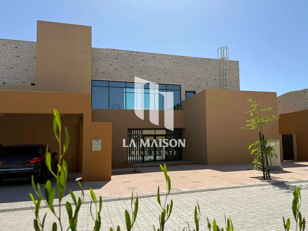 5BR+M | End Unit | Near to the Beach | Budoor