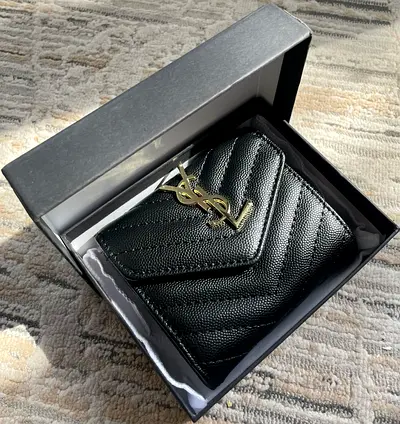 New black wallet