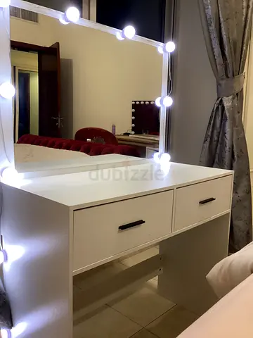 vanity,dressing table with lights