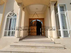 A distinctive villa with a large garden and a convenient location, suitable for families only.