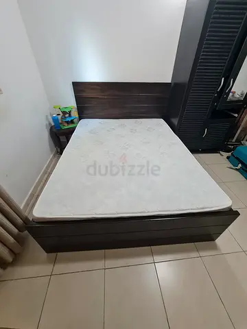 Queen size bed