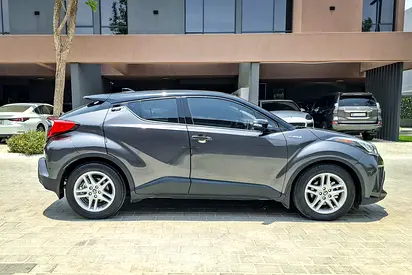 2023 Toyota C-HR — фото 4