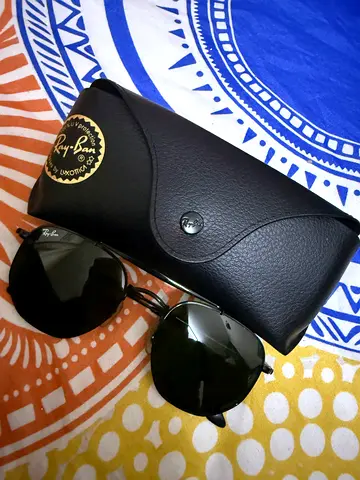 Ray-Ban Classic Round Metal Sunglasses with Case - Black/Grey