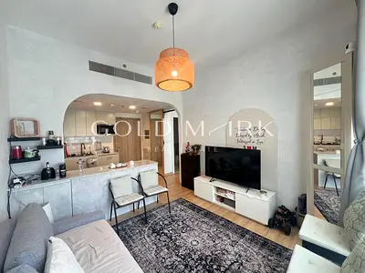 Renovated I Fully Furnished I Pool View