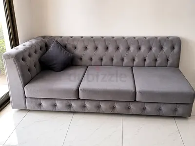 Luxury Grey Chesterfield Sofa with Ottoman – Excellent Condition