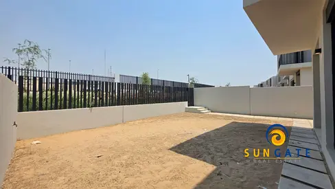 Corner Townhouse Brand new , Prime Location , Next To The Hub