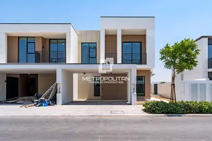 Spacious Layout | Single Row | Close to Amenities