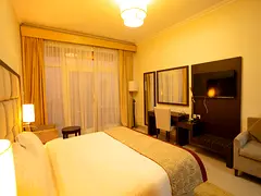 HIGH FLOOR | FURNISHED | VACANT