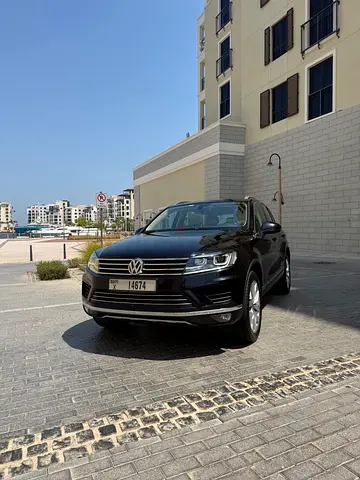 Volkswagen Touareg Sport 2016 | GCC Specs | Well Maintained