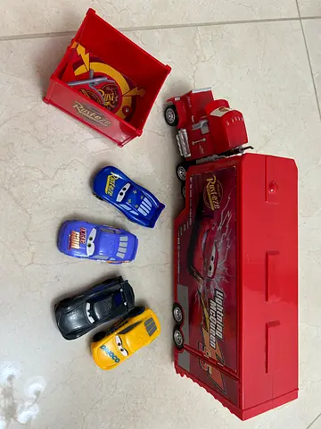 Disney / Pixar Cars Stunt Racers Mack Transforming Transporter Car