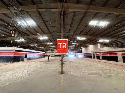Massive warehouse 43,913 SQFT For Rent With 400 kw power