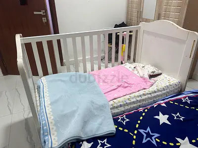 Baby shop Baby Crib - Good Condition