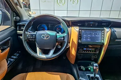 2021 Toyota FORTUNER — фото 10