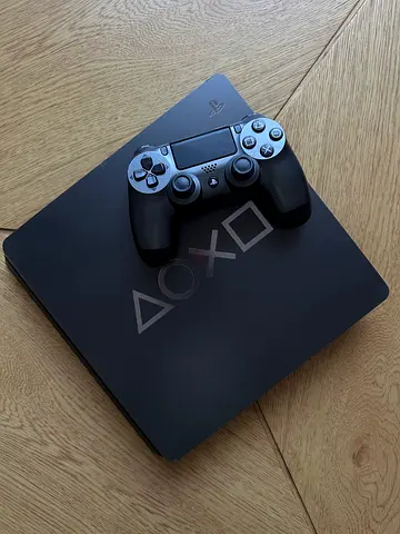 PlayStation 4 limited edition (days of play)
