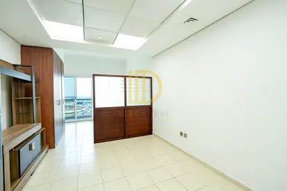 Unfurnished | High Floor | Ready to Move
