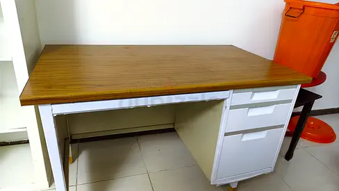 Furnitures  study table
